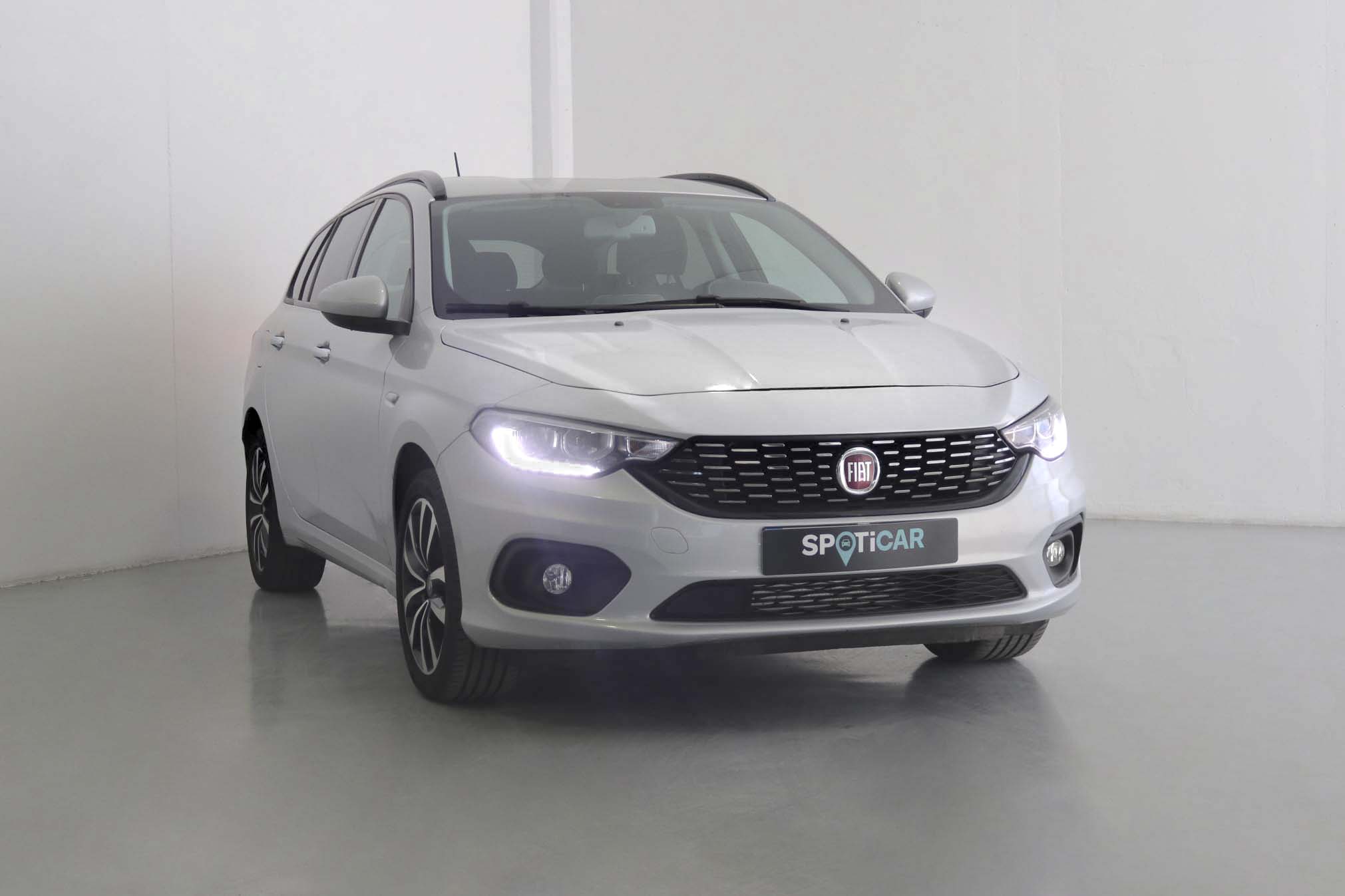 O Fiat Tipo SW Lounge Tech é o carro ideal para lhe simplificar a vida.